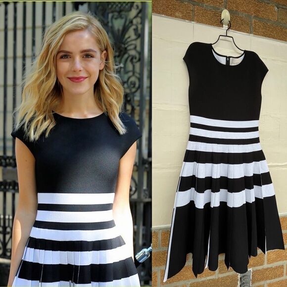 CAROLINA HERRERA Striped Cap-sleeve Pleated Dress size large - Picture 3 of 17